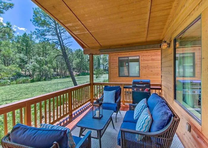 Holiday home Getaway W/ Game Near Rainbow Lake!