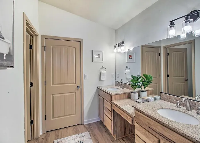 Getaway W/ Game Near Rainbow Lake! * Pinetop-Lakeside